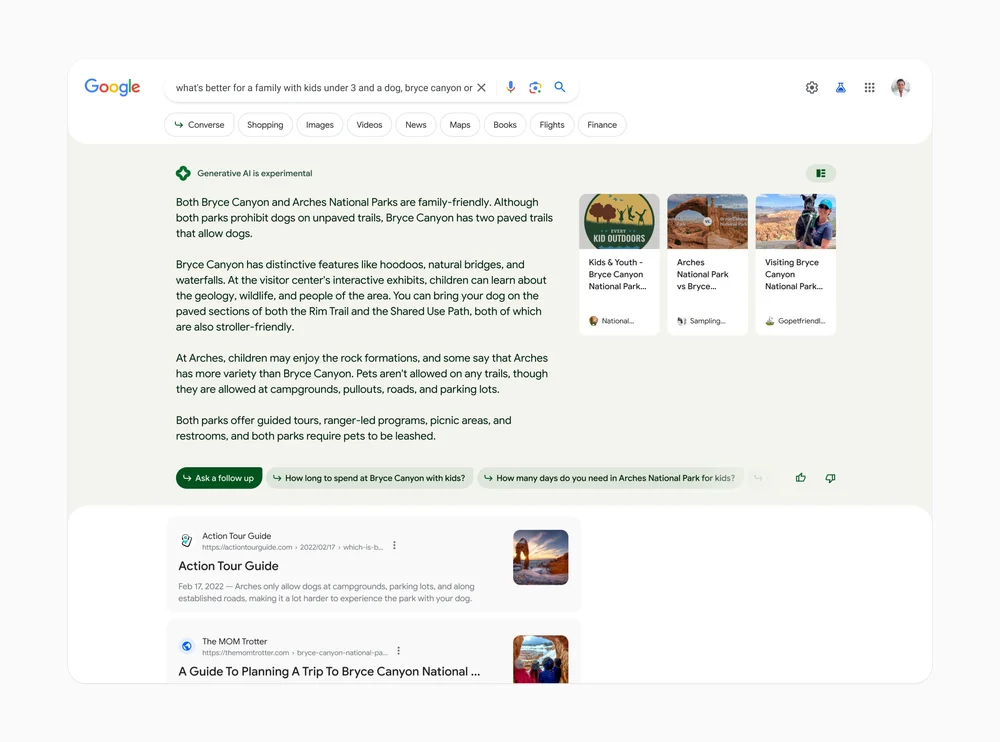 No exemplo, uma pessoa pesquisa no Google “what's better for a family with kids under 3 and a dog, bryce canyon or arches.” e o google search responde à pergunta usando IA generativa.