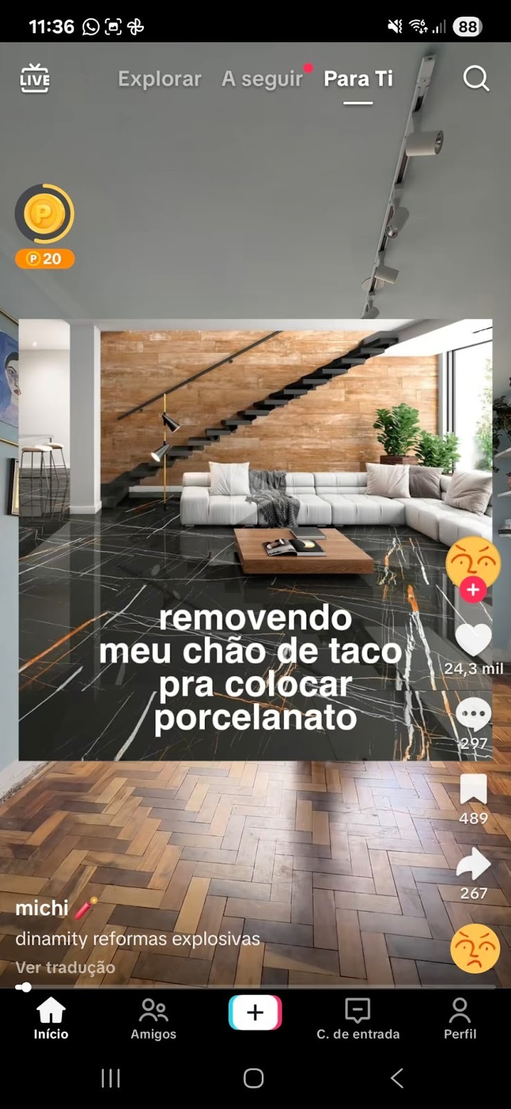 Captura de tela de um vídeo do TikTok mostrando o gancho "removendo o meu chão de taco para colocar porcelanato".