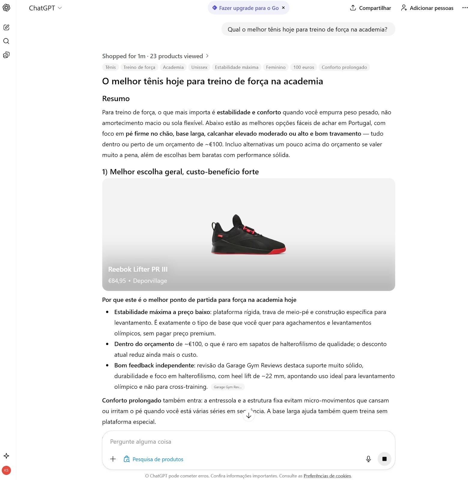 Tela de chat de assistente virtual respondendo à pergunta sobre o melhor tênis para treino de força na academia, com recomendação do modelo Reebok Lifter PR III e descrição em lista de benefícios.